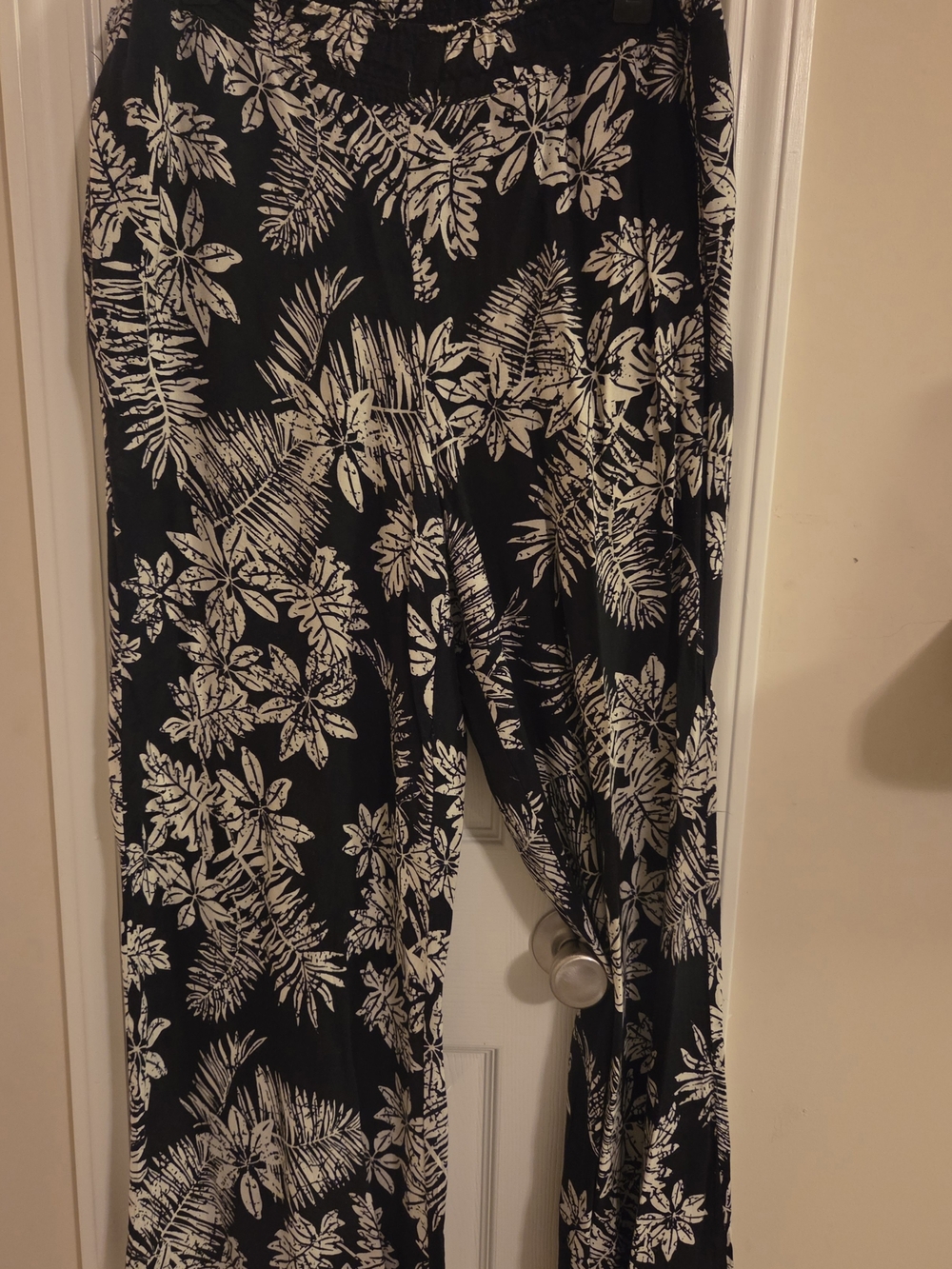 New Look Women's Black & Tan Floral Wide-Leg Pants